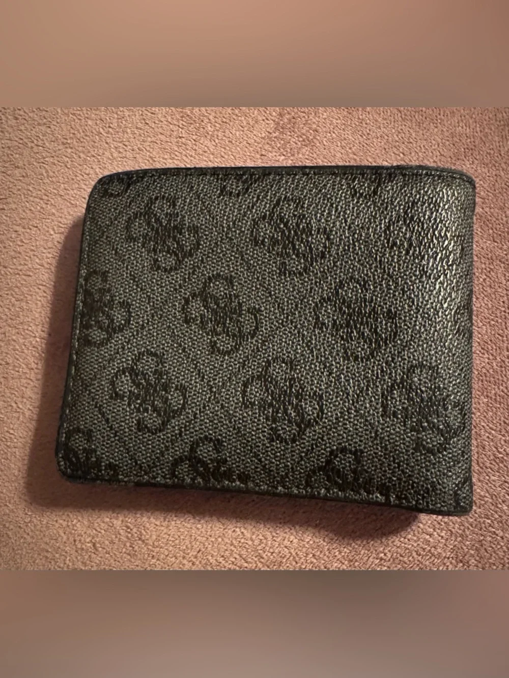 Guess Grey Textured Wallet with Subtle Monogram Pattern - Picture 4 of 14